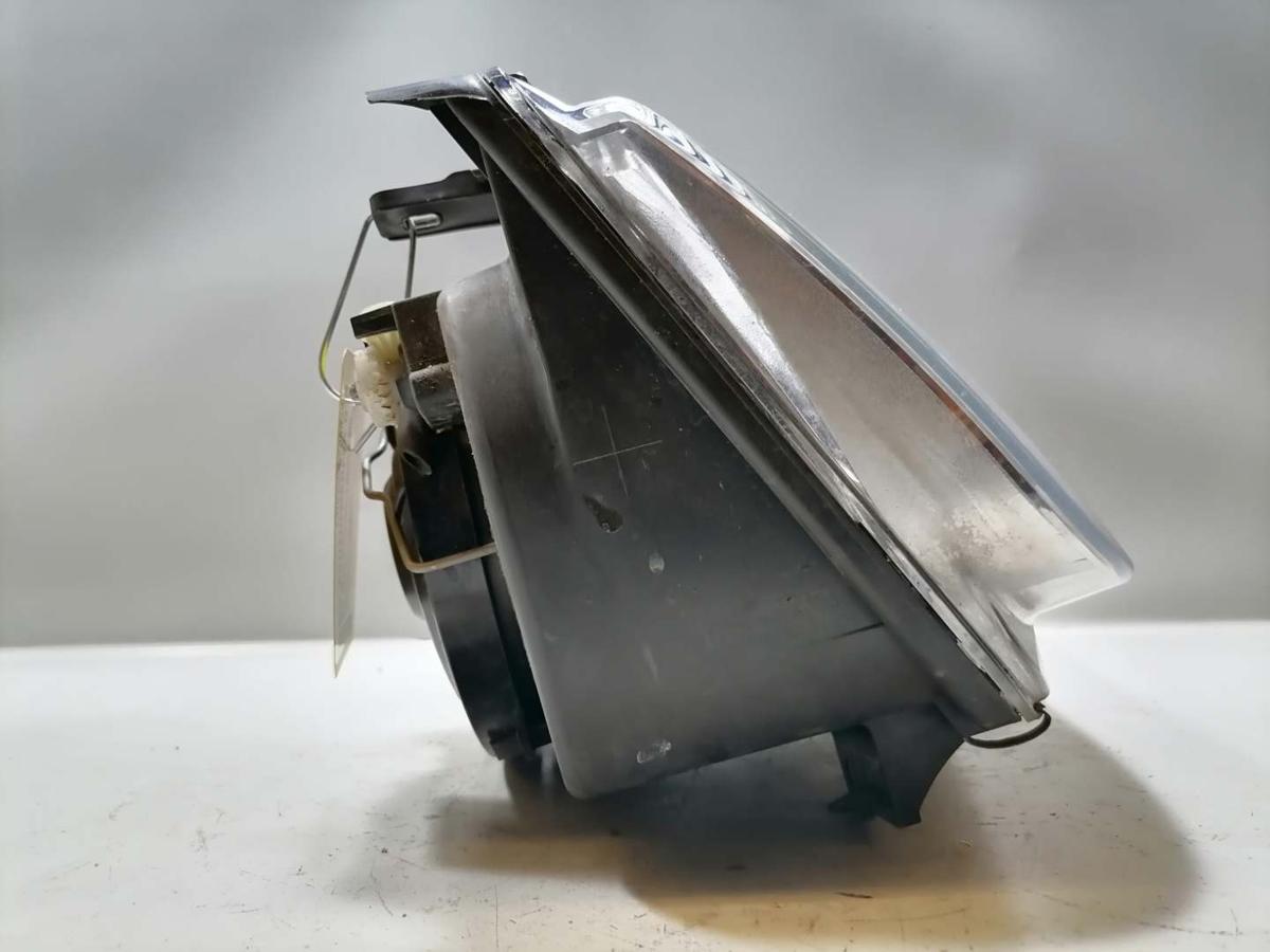 VW Bora original Scheinwerfer vorn rechts Halogen Bj.1998